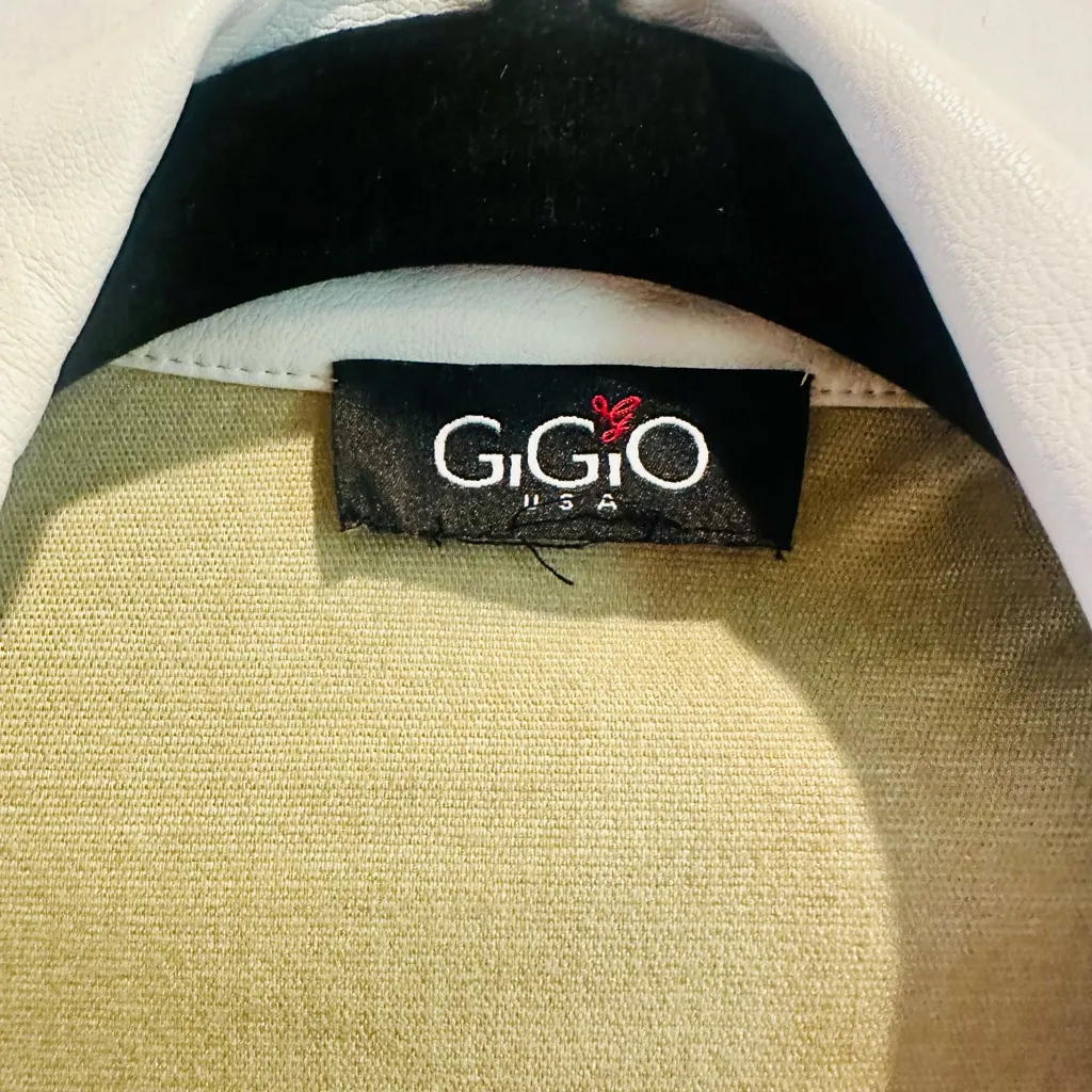 Women's Cream/White Button - Image 3