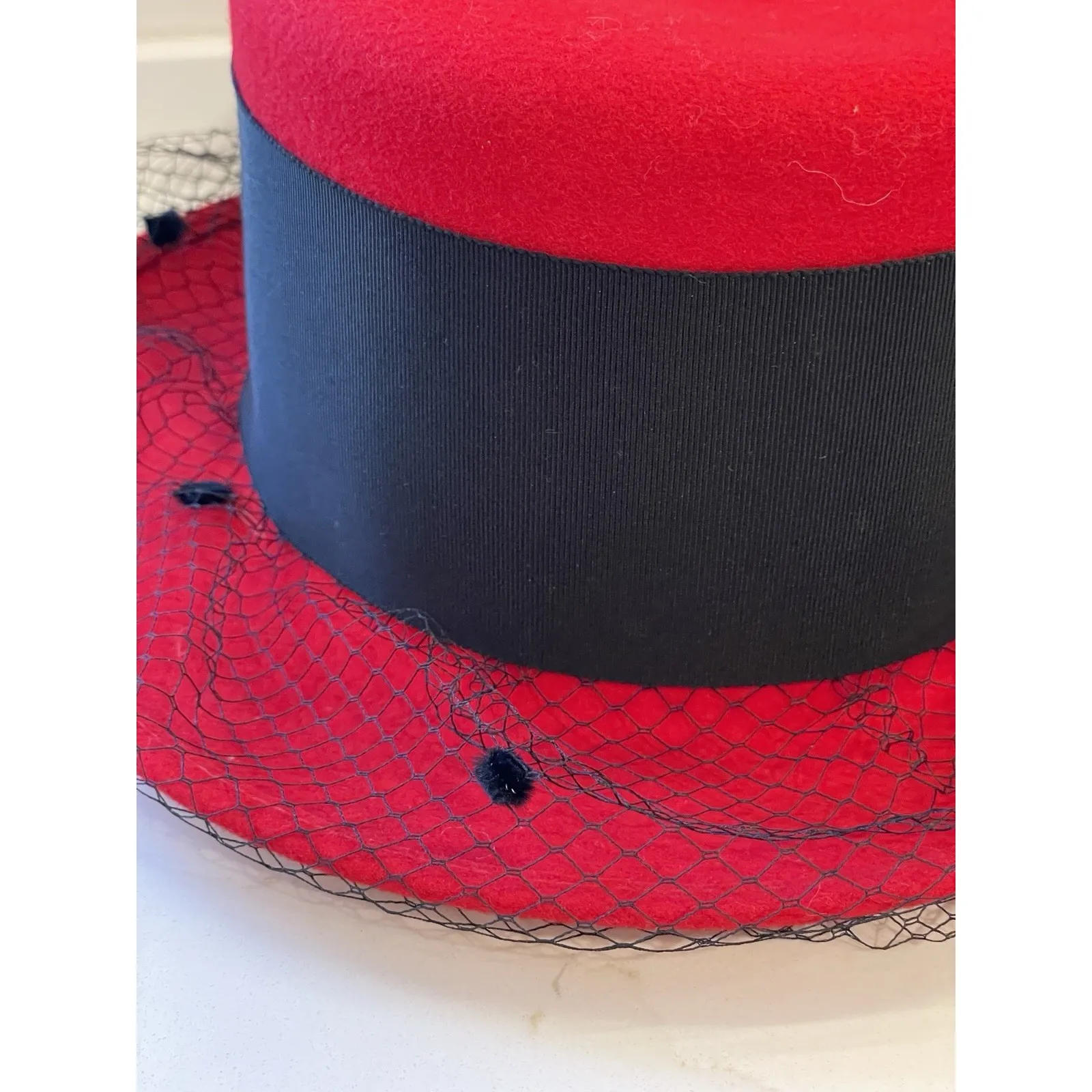 Vintage Viyella Wool Felt Hat Women Red Black Mesh Net Cover Church UK Guild - Image 2