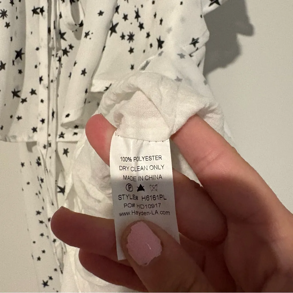 Hayden star printed ruffle jumpsuit‎ white Size small - Image 4