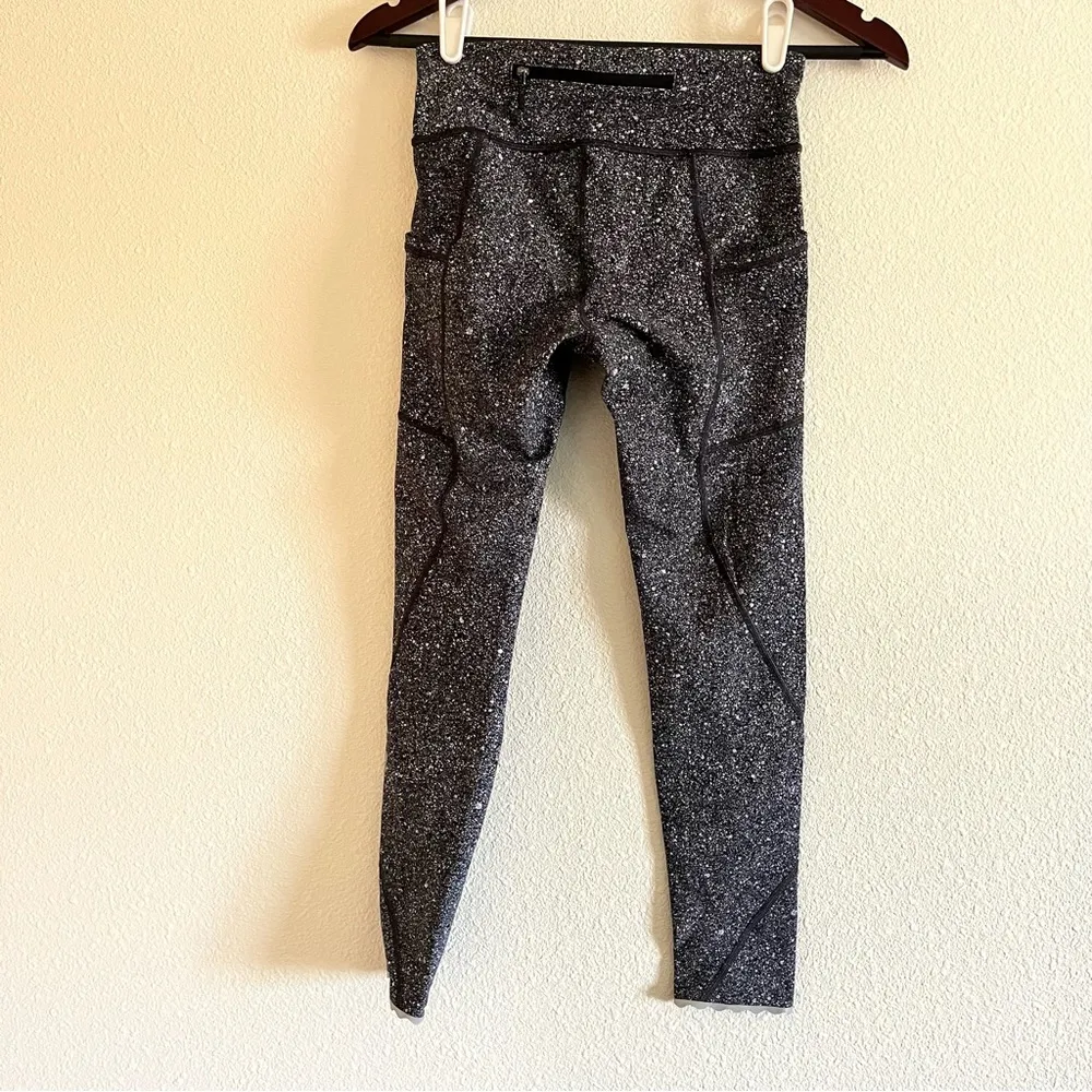 Lululemon Tight Stuff Tight 2  Size 4 - Image 8