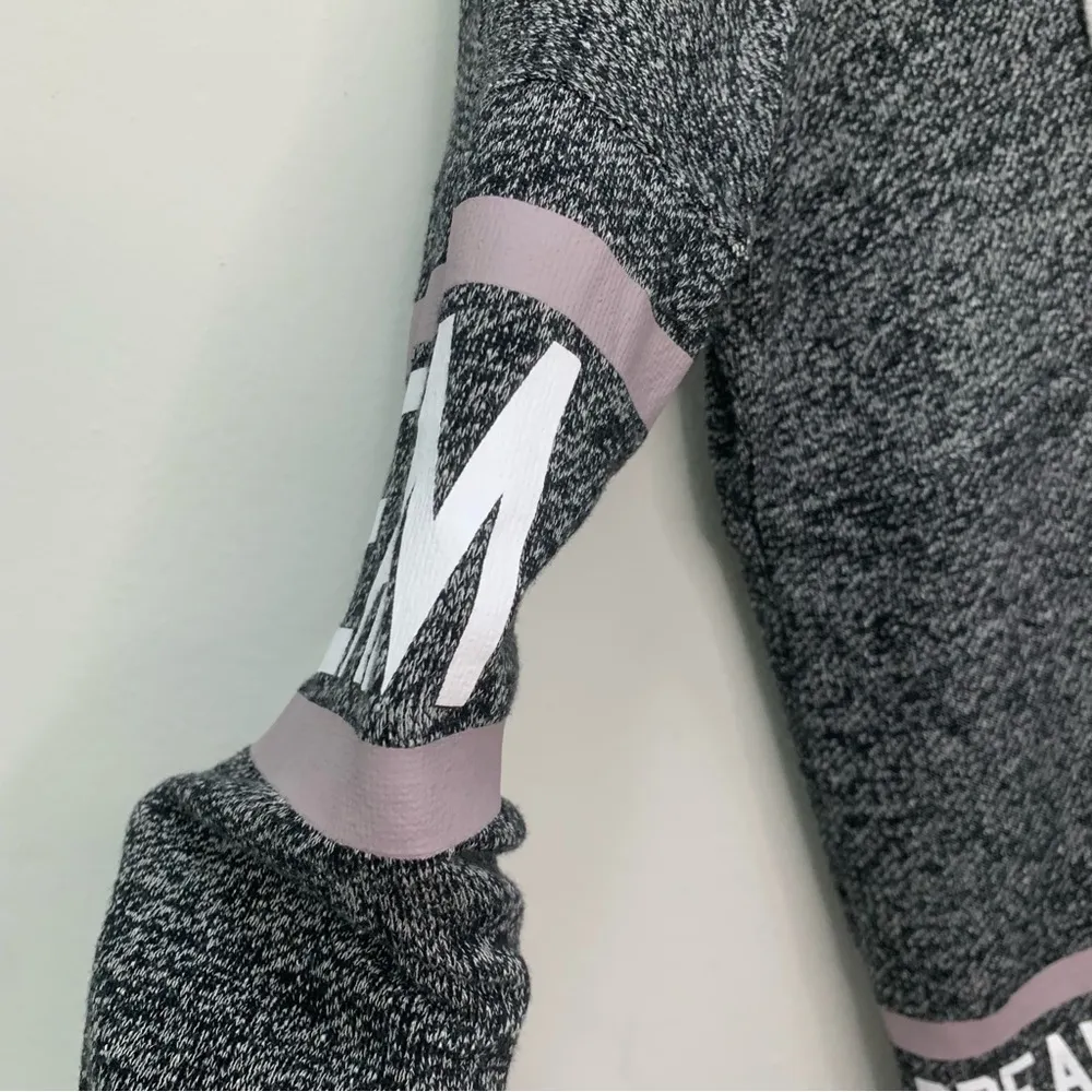 No Boundaries Grey Dream Long Sleeve Top Size Medium Juniors - Image 6