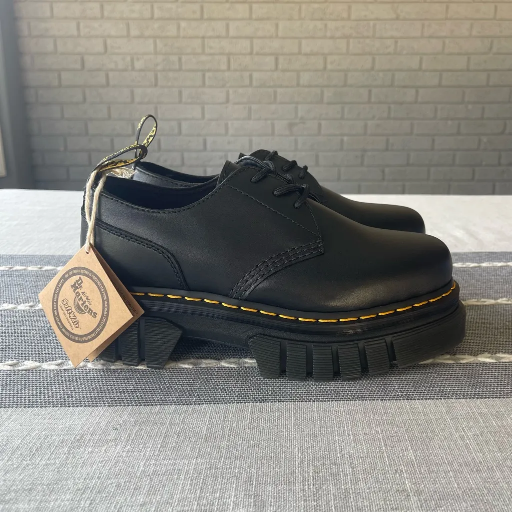 NWT Dr. Martens Audrick Platform Oxfords Black Leather Size 8 - Image 3