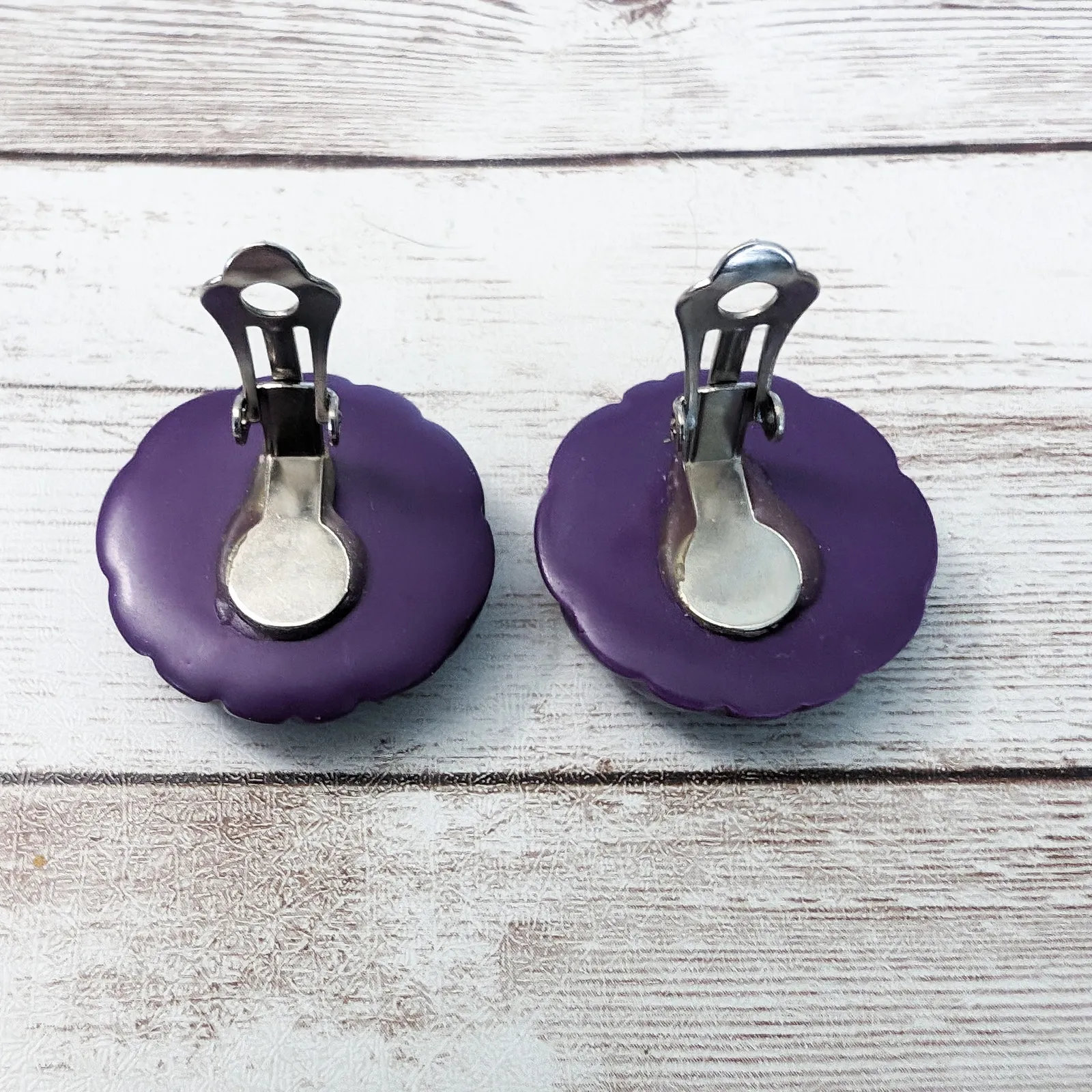 Vintage Clip On Earrings - Image 5