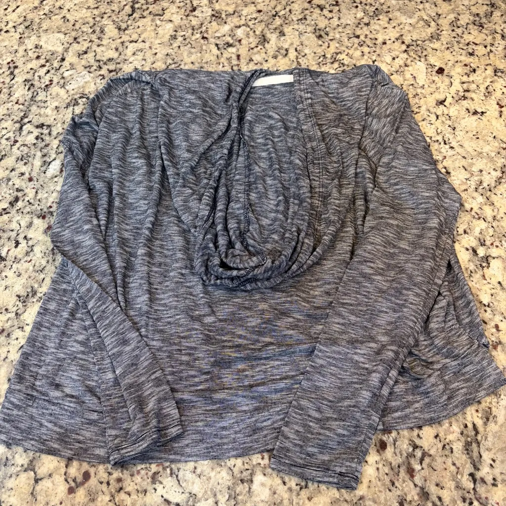 Hollister Lightweight Hoodie Sweatshirt - Image 5