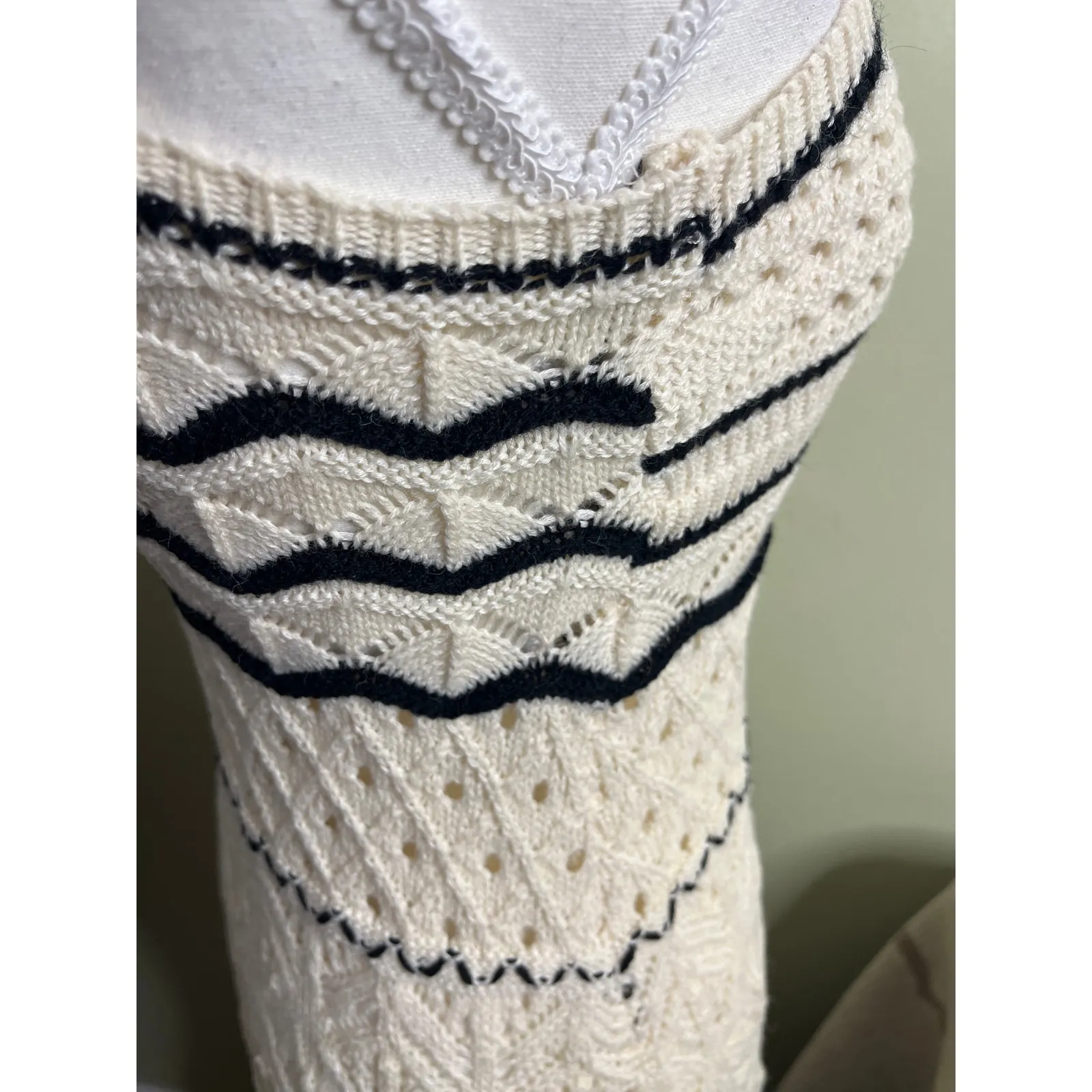 Rihoas The Beige Scalloped Pointelle knit midi dress, size medium, NWT, MSRP $48 Black - Image 12