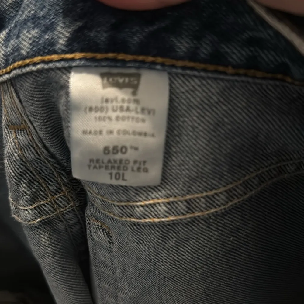 Levi’s 550 Medium Blue Wash Size 10 LONG - Image 5