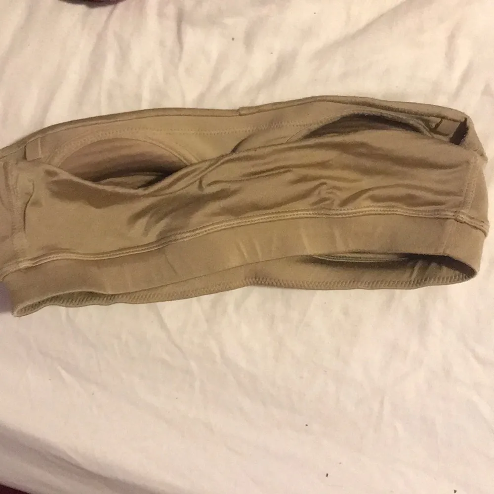 Tan strapless bra size 32/small - Image 2