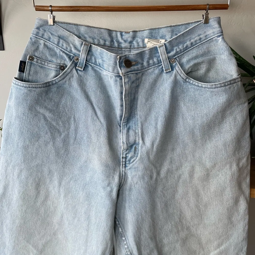 Vintage 90s CHIC H.I.S. Lightwash High Rise Mom Jeans 100% Cotton Knee Rips Blue Size 29 - Image 6