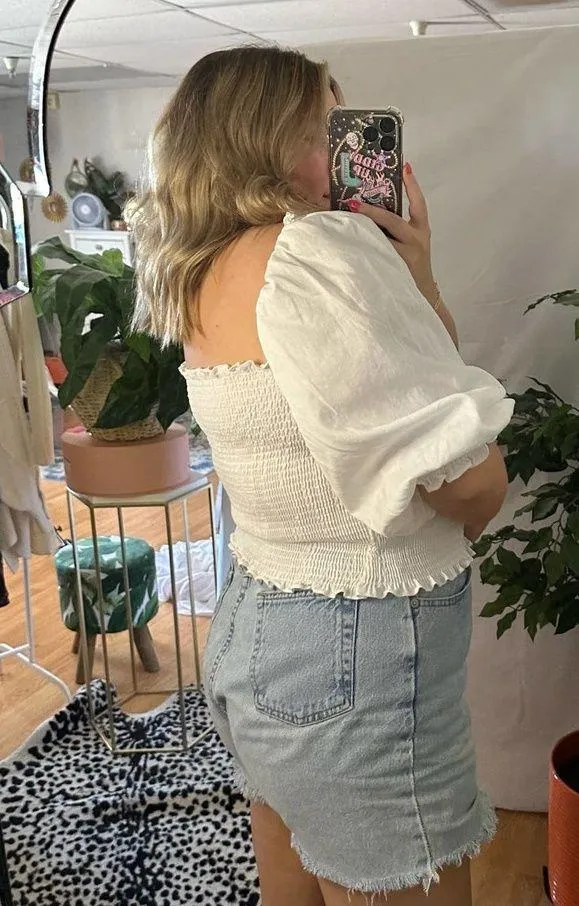 Kourt Zoe Smocked Puff Sleeve Crop Top White Size Medium - Image 4