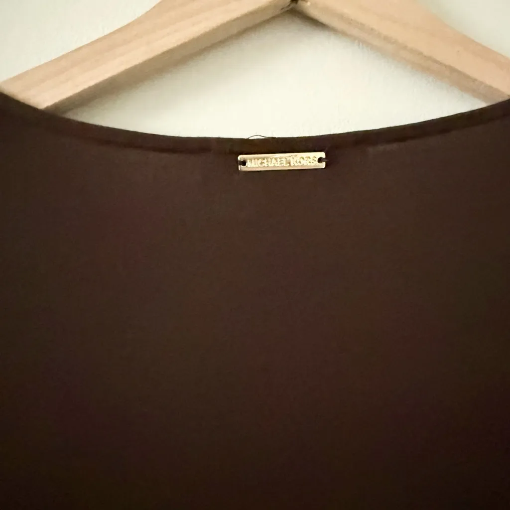 MICHAEL Michael Kors 3/4 Sleeve Mixed Media Vneck Blouse in Dark Brown Size L - Image 4