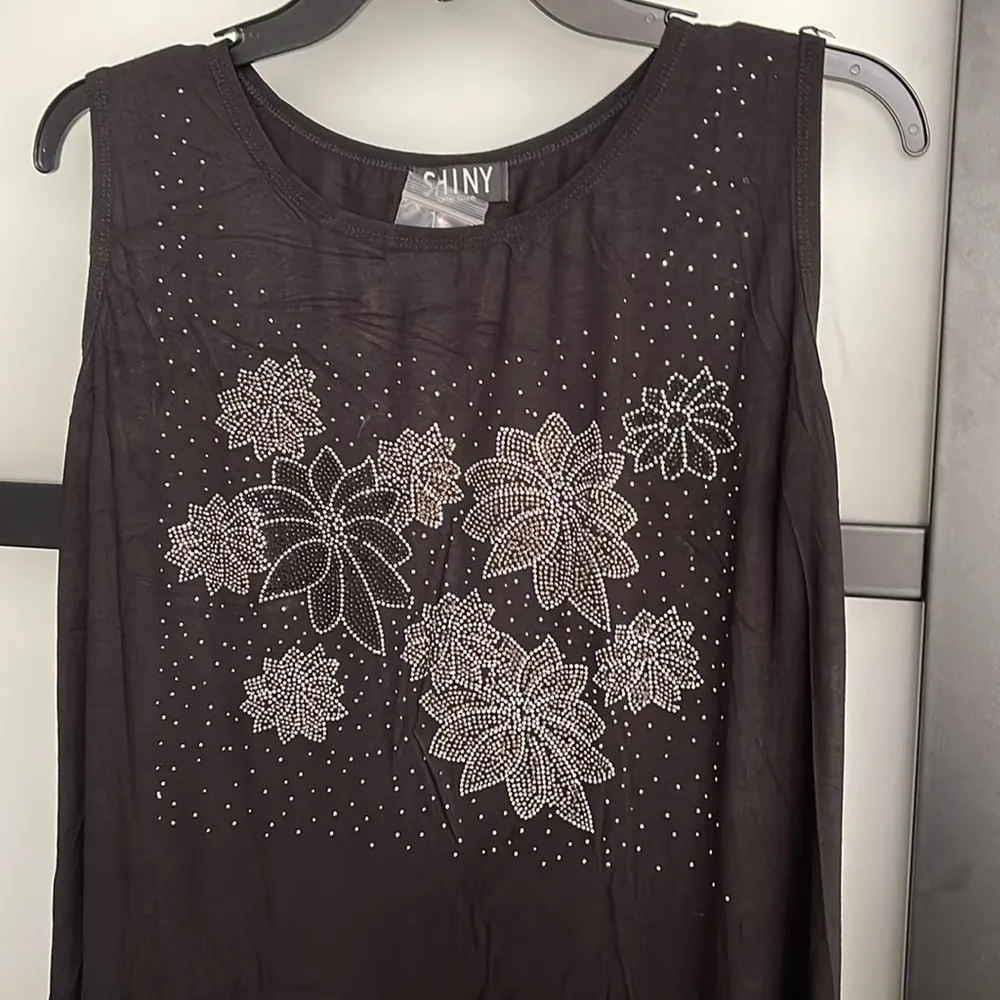 Boutique Comfy stretchy Bedazzled Assymetric Dress w Poinsettias ONE SIZE Black Size undefined - Image 2