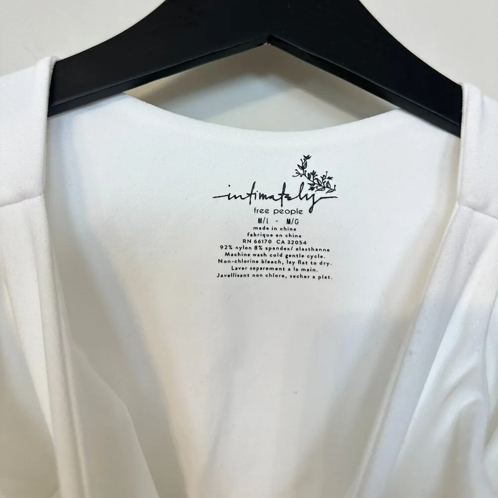 FREE PEOPLE Clean Lines Crop Tank in White Size Medium/Large - Image 6