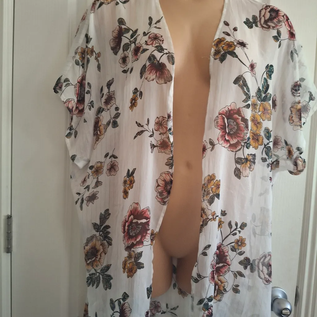 Maurices S/M Floral Kimono Cardigan White Size M - Image 4