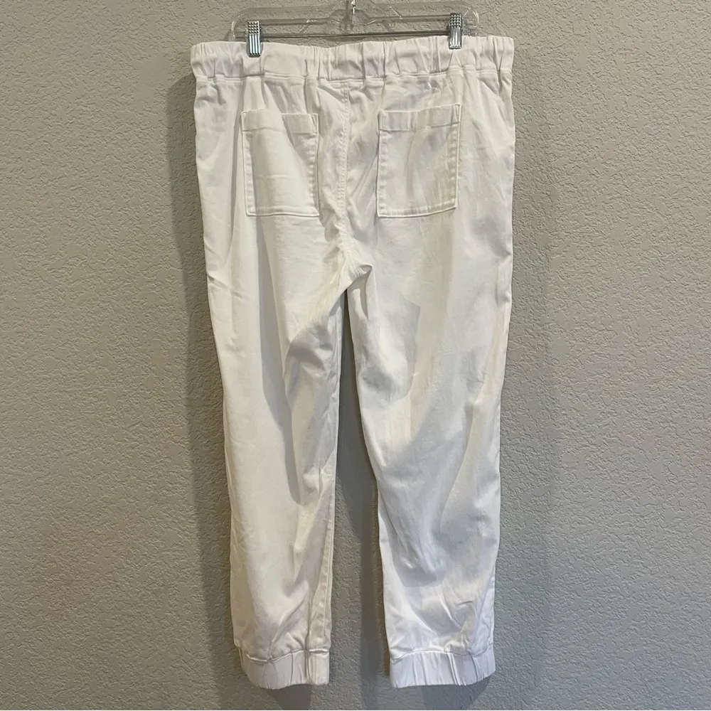 Bella Dahl The Pocket Jogger in White - Image 7