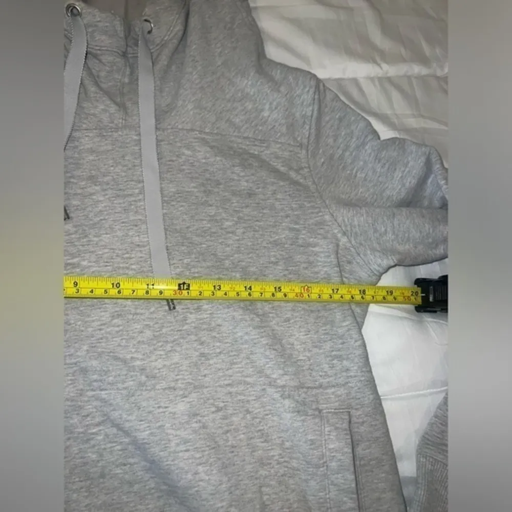 Lululemon Split Pullover Hoodie Sweatshirt Heathered Light Grey Womens Size‎ 4 - Image 3