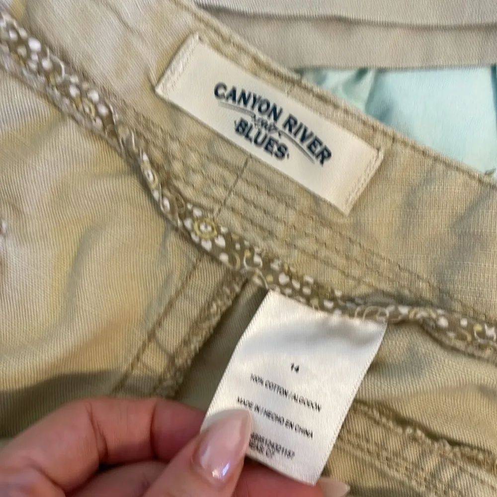 Canyon River Blues | Khaki Shorts - Image 4