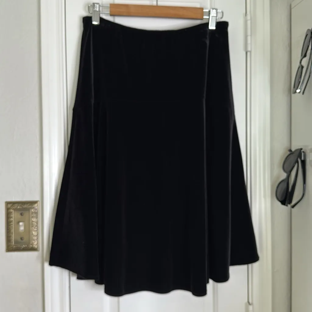 Velvet Trumpet shape knee length skirt - Image 5
