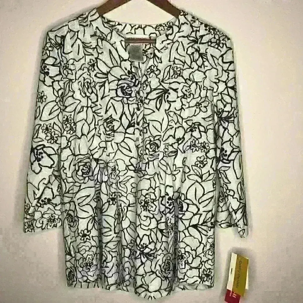 NWT Cathy Daniels Simply Textured Roll Tab Sleeve Print Top‎ Sz S - Image 2