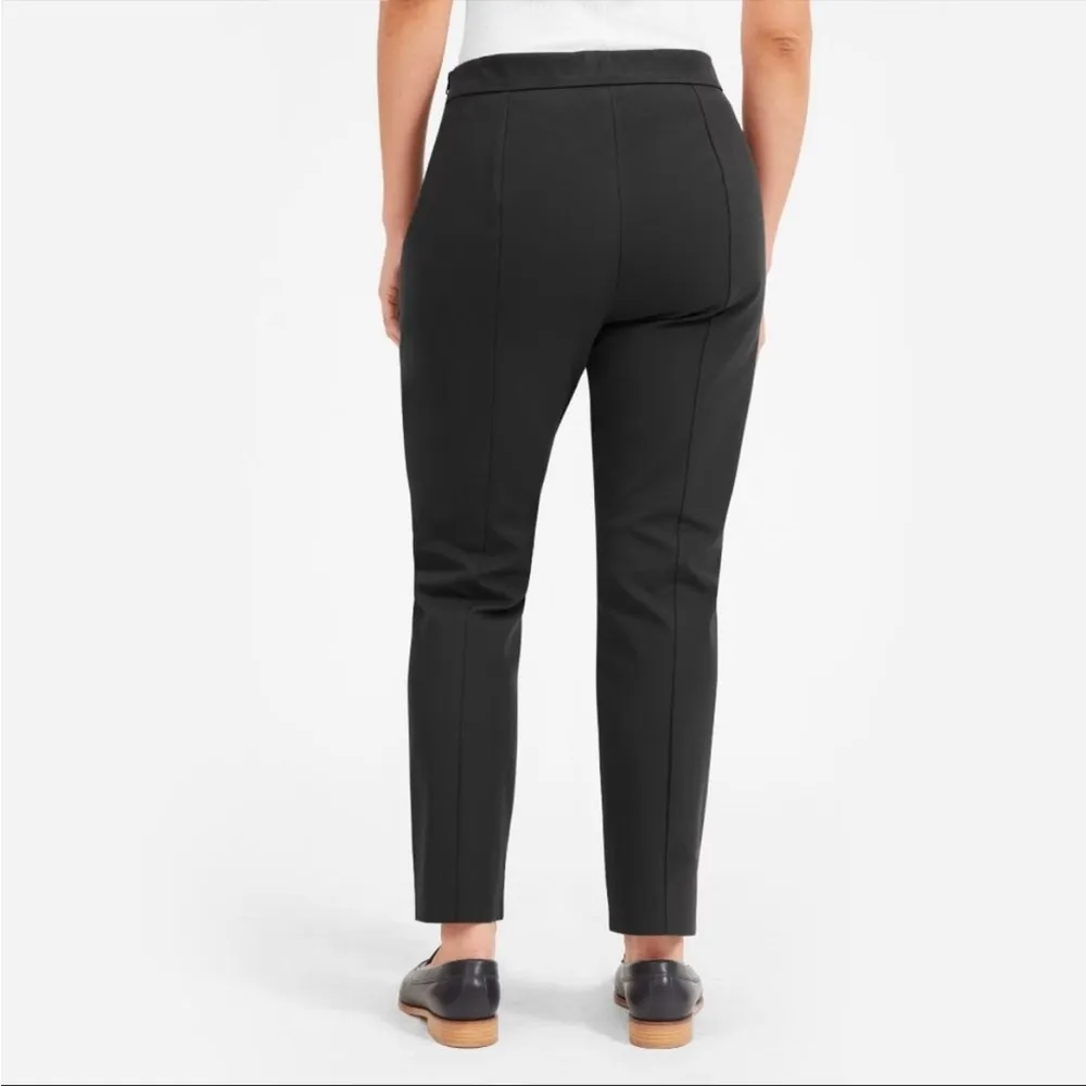 Everlane The Side Zip Stretch Cotton Pant | Washed Black | 6 - Image 2