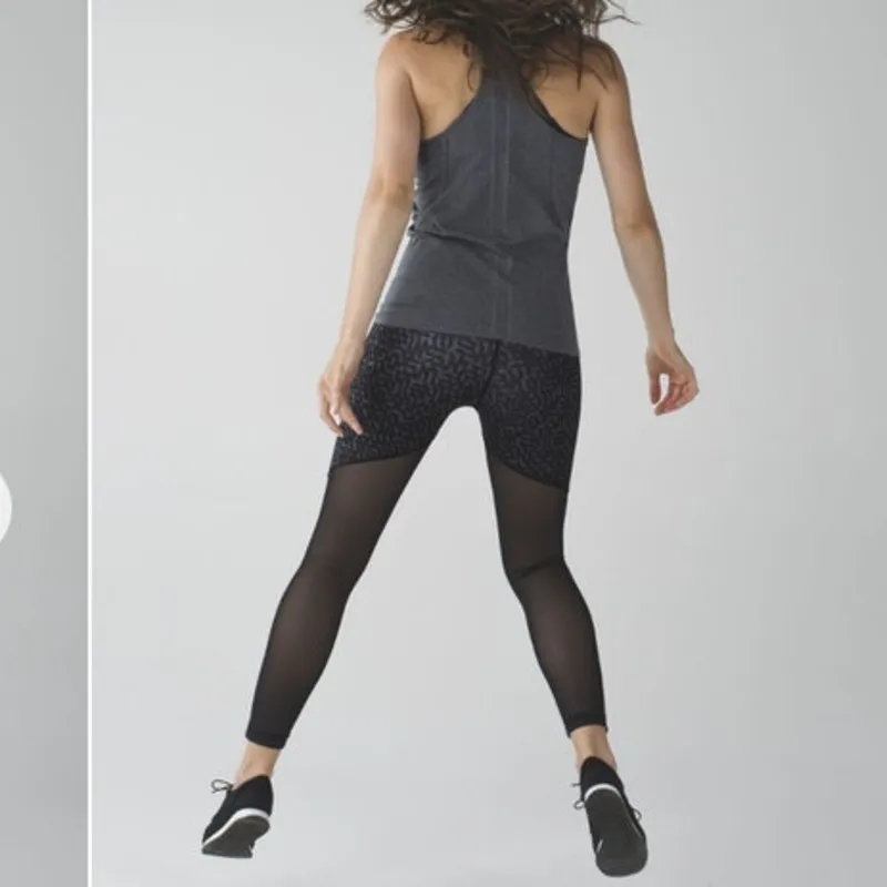 Lululemon‎ Running In The City 7/8 Leggings Size 6 Heathered Net Pop Black - Image 6