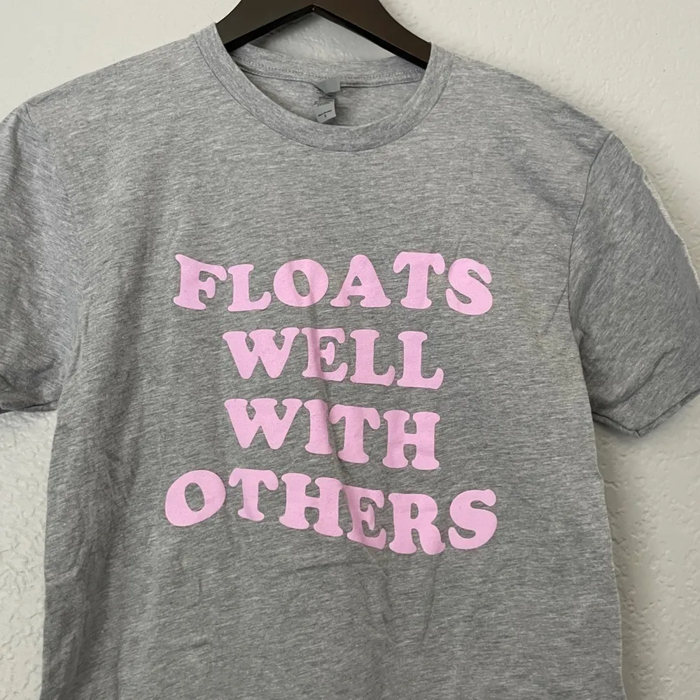 Floats Well With Others Tee Shirt Small - Image 2