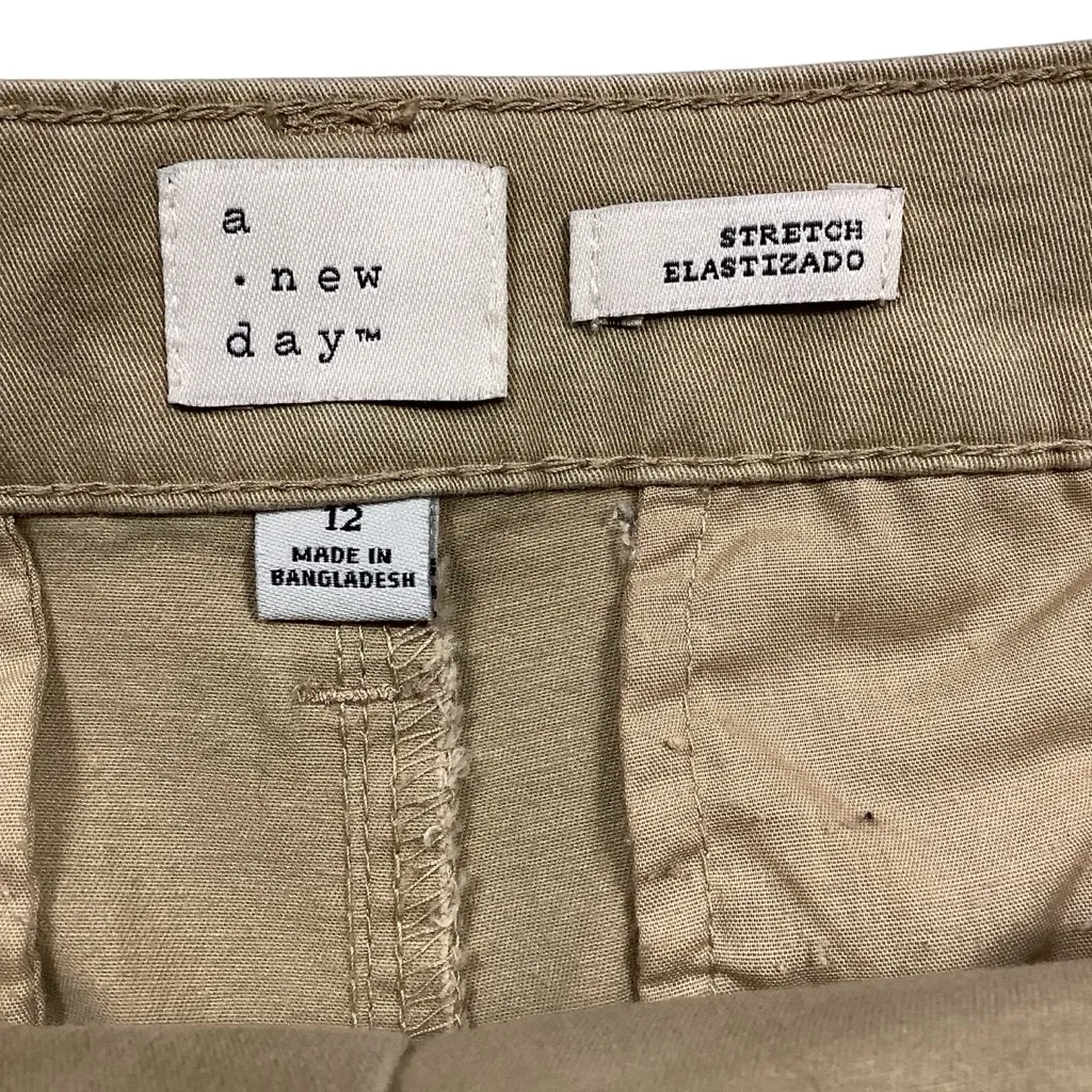 a new day Bundle of 2 Women's Tan and Gray Cargo Shorts WORN ONCE - Image 14