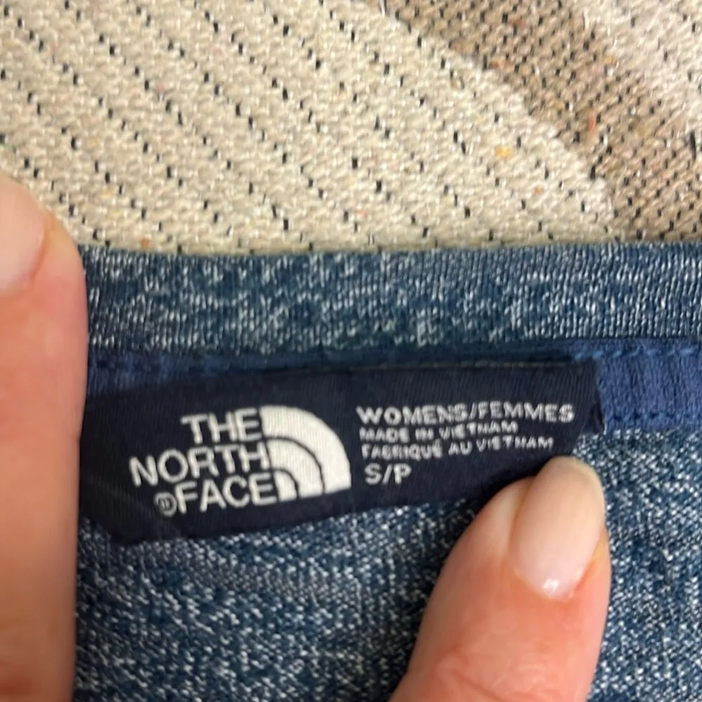 The North Face Womens Blue Modoc Scoop Neck base layer long sleeve shirt - Image 2