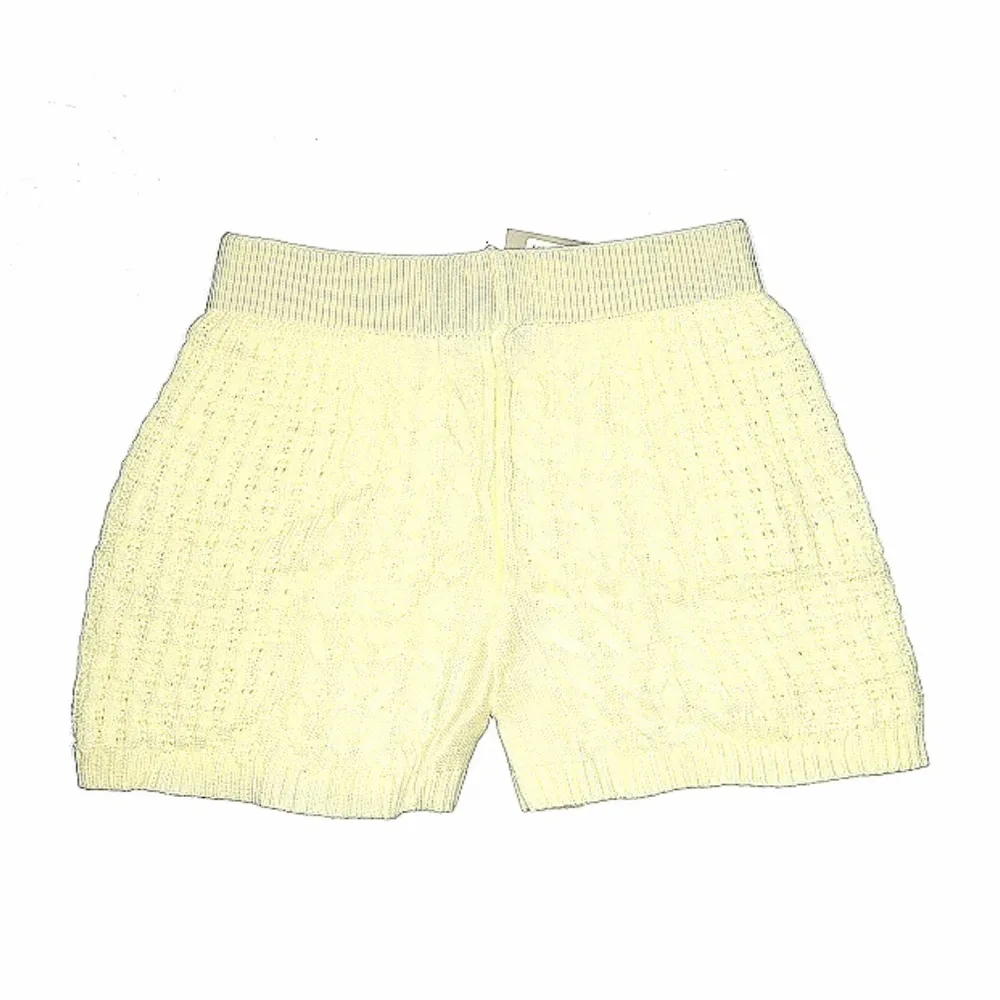 Cropped Cardigans Shorts Size M NWT
100% Acrylic 
Mid Rise Waist - Image 2