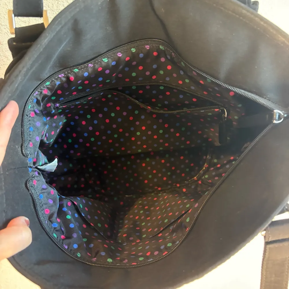 Vera Bradley Black Quilted Shoulder Bag Purse 14.5"X10"X6"  4 Pockets 12" Drop - Image 6