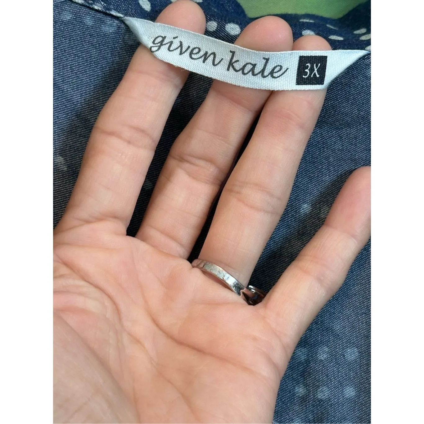 Given Kale Women’s 3X Blue & White button up collared Short - Image 6