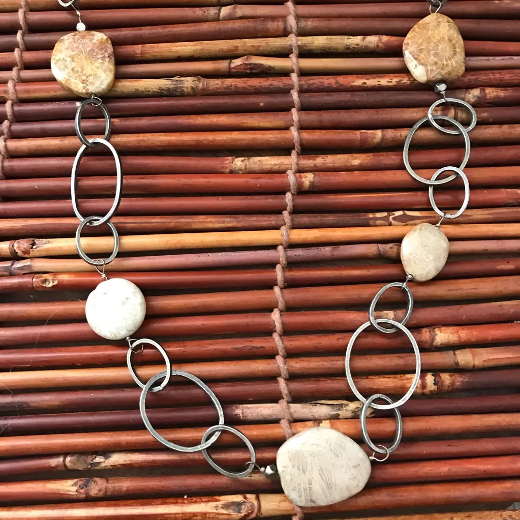 White House Black Market Link & Stone Necklace - Image 5