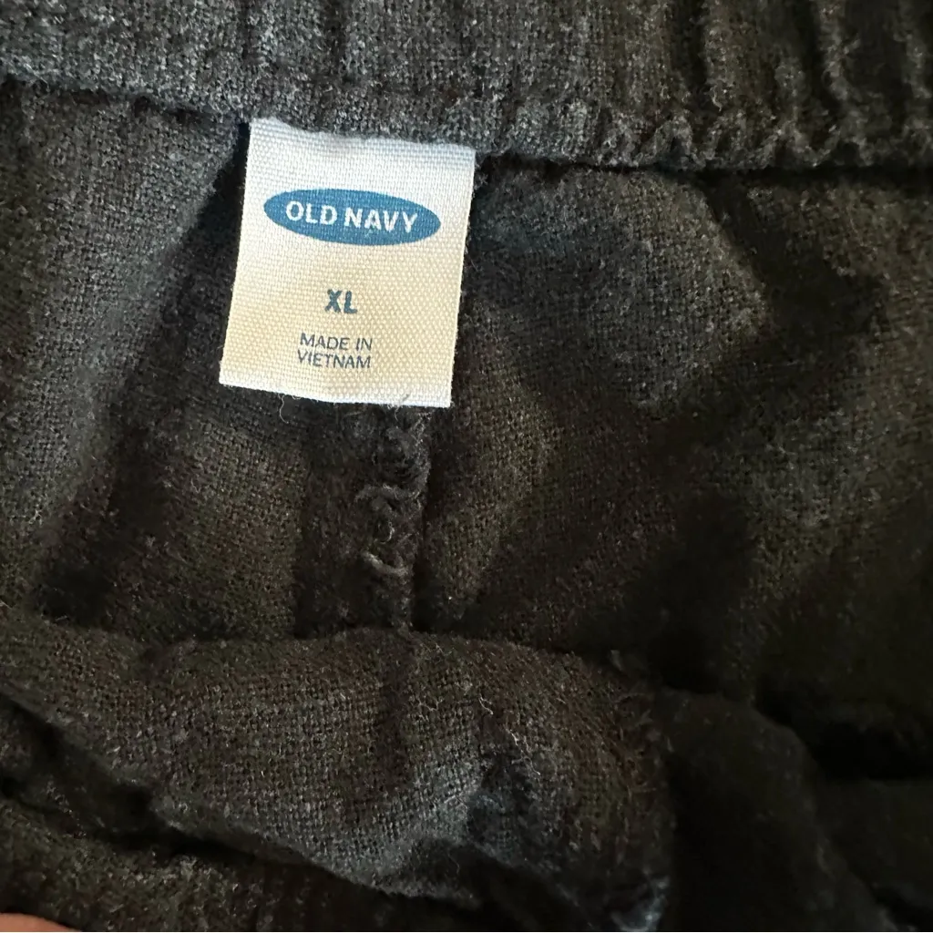Old Navy Women's Black Linen Blend Shorts - Image 5