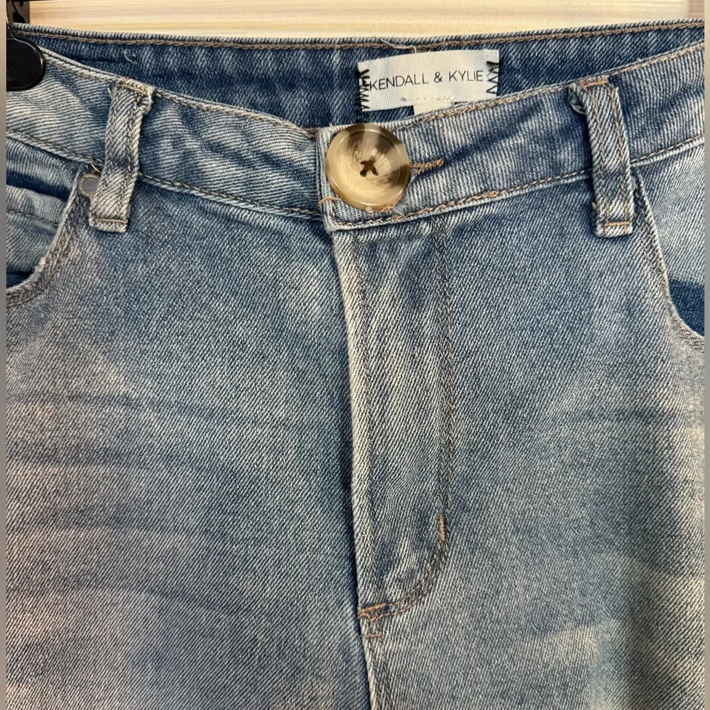 KENDALL & KYLIE Light Denim Straight Leg Distressed Jeans - Size 11/12 - Image 4