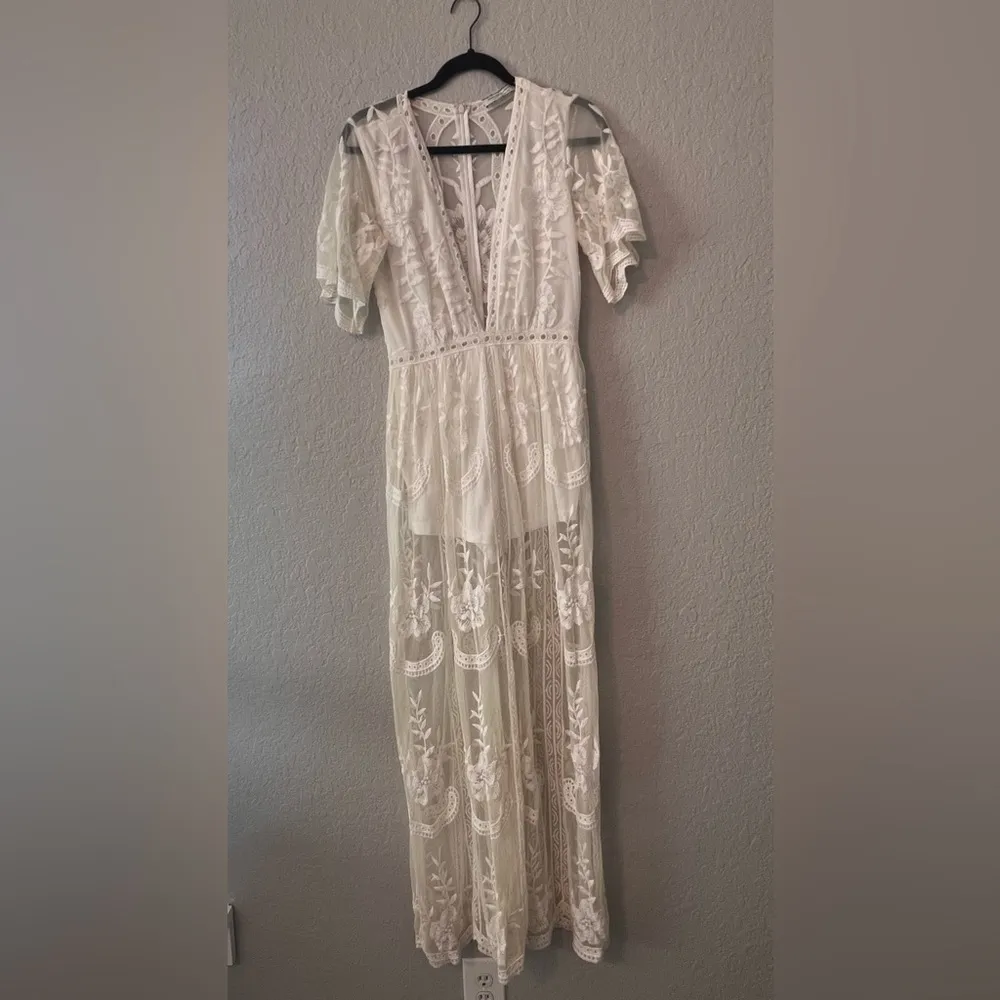 Giddy Up Glamour Floral Lace Deep V Plunging Neck Size MEDIUM Romper #224 - Image 8