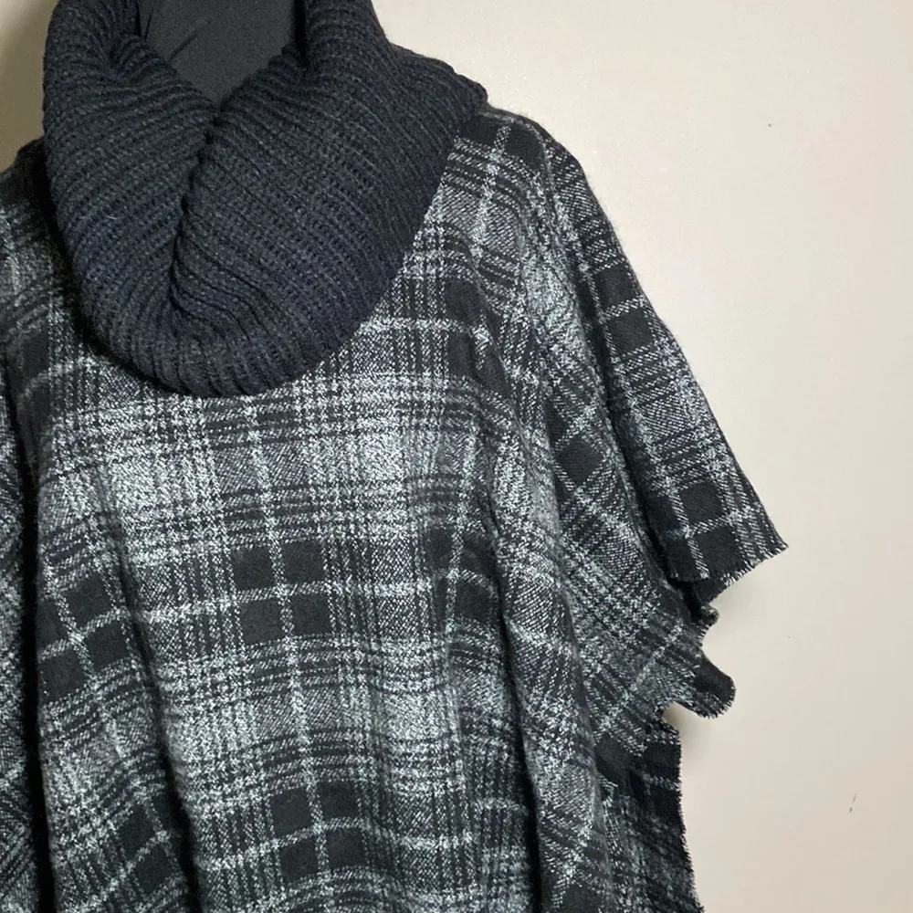 NWT MODENA Cowl neck Poncho Black & gray plaid Blanket Sweater coat jacket OSFM - Image 3