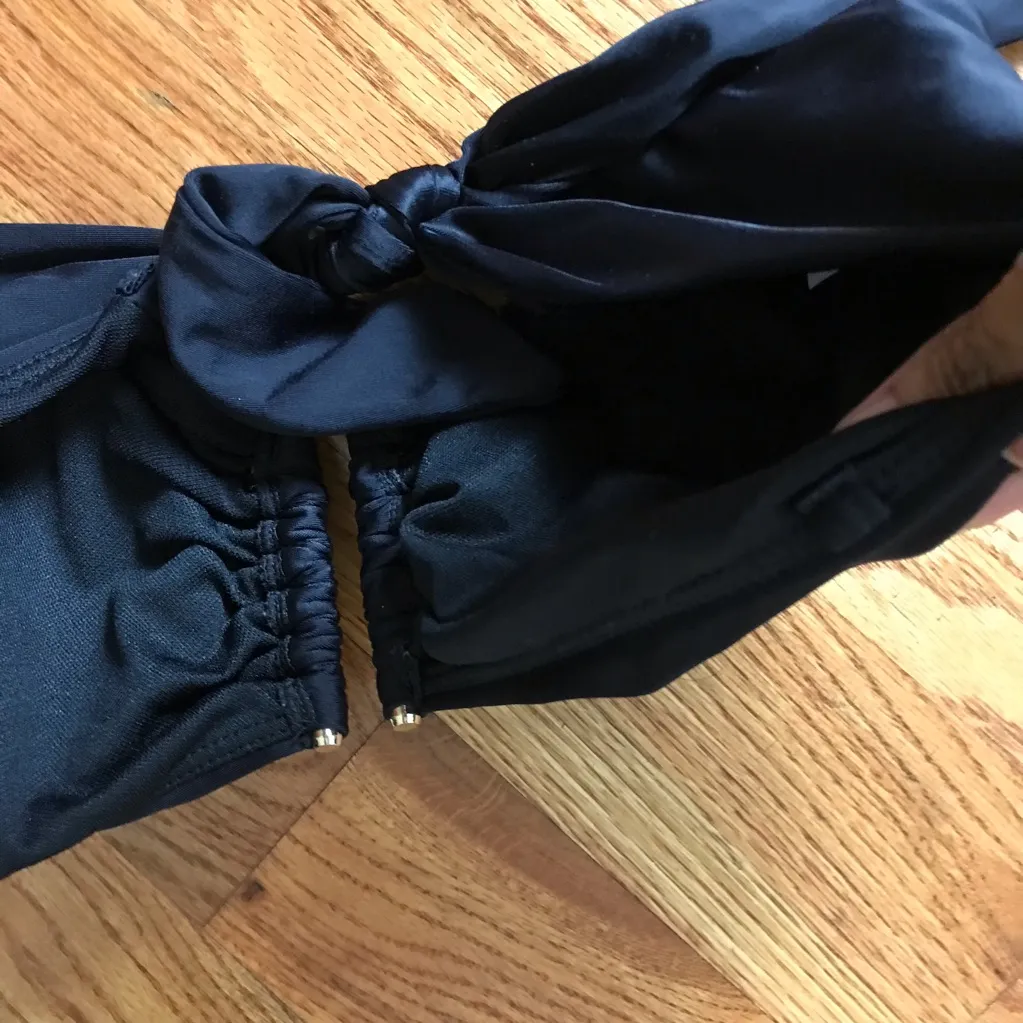 Black Strapless Bikini Top NWOT Size M - Image 4