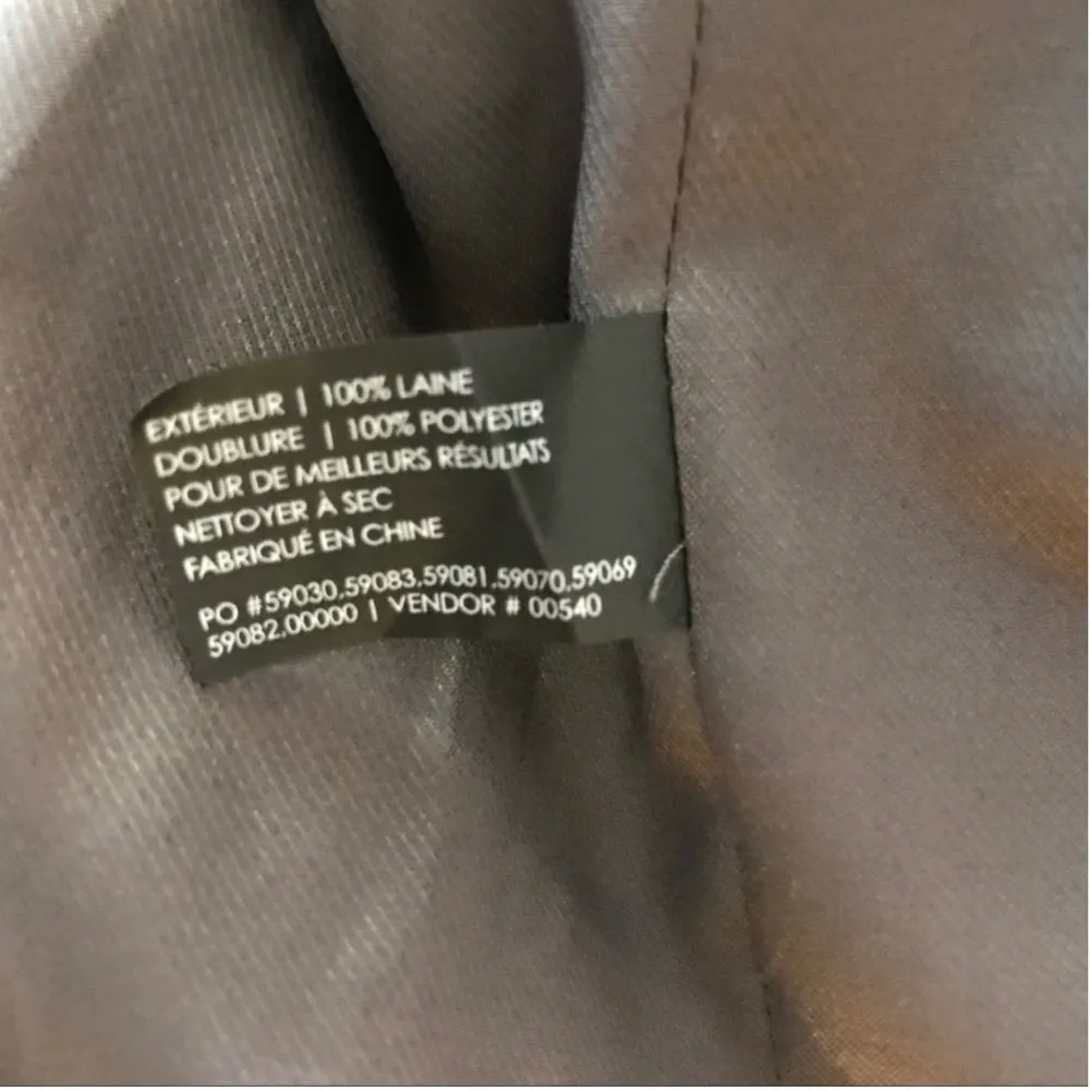 Club Monaco Blazer Sz 10 Button Front Coat Jacket
Fully Lined 100% Wool Career - Image 7