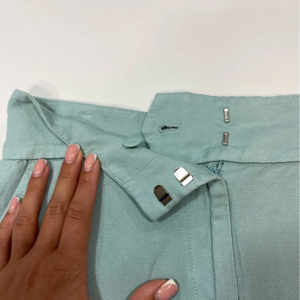 Club Monaco Green Refined Shorts Size 2 - Image 4