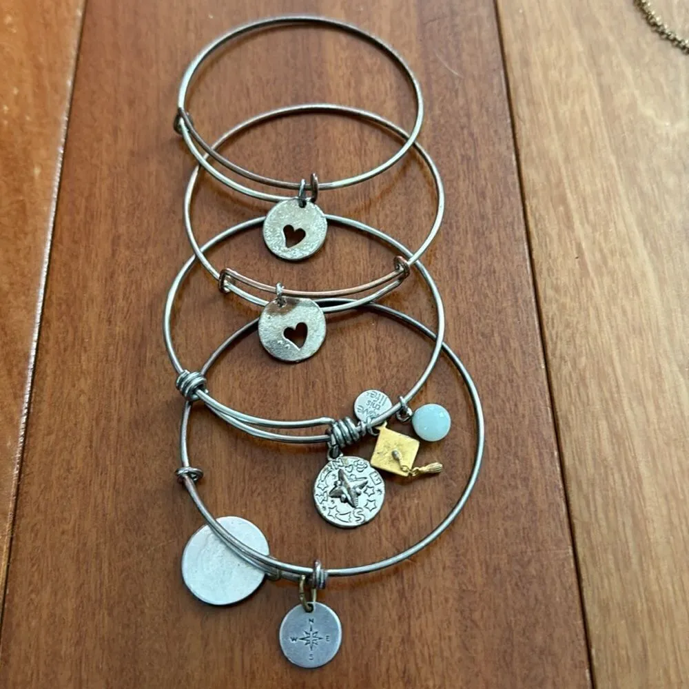 Bundle of 18 metal bangles Silver - Image 3