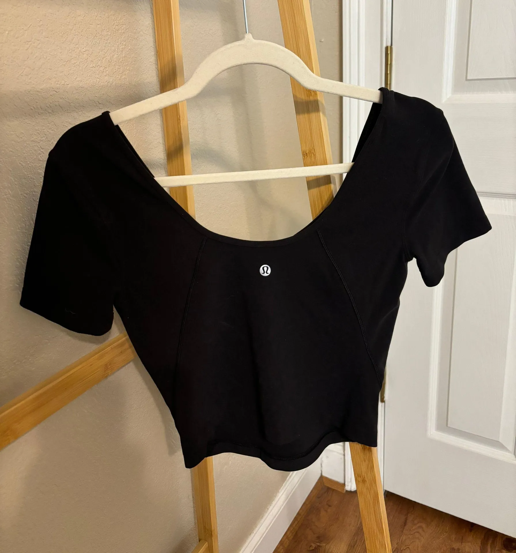 Cropped Black Tshirt - Image 2