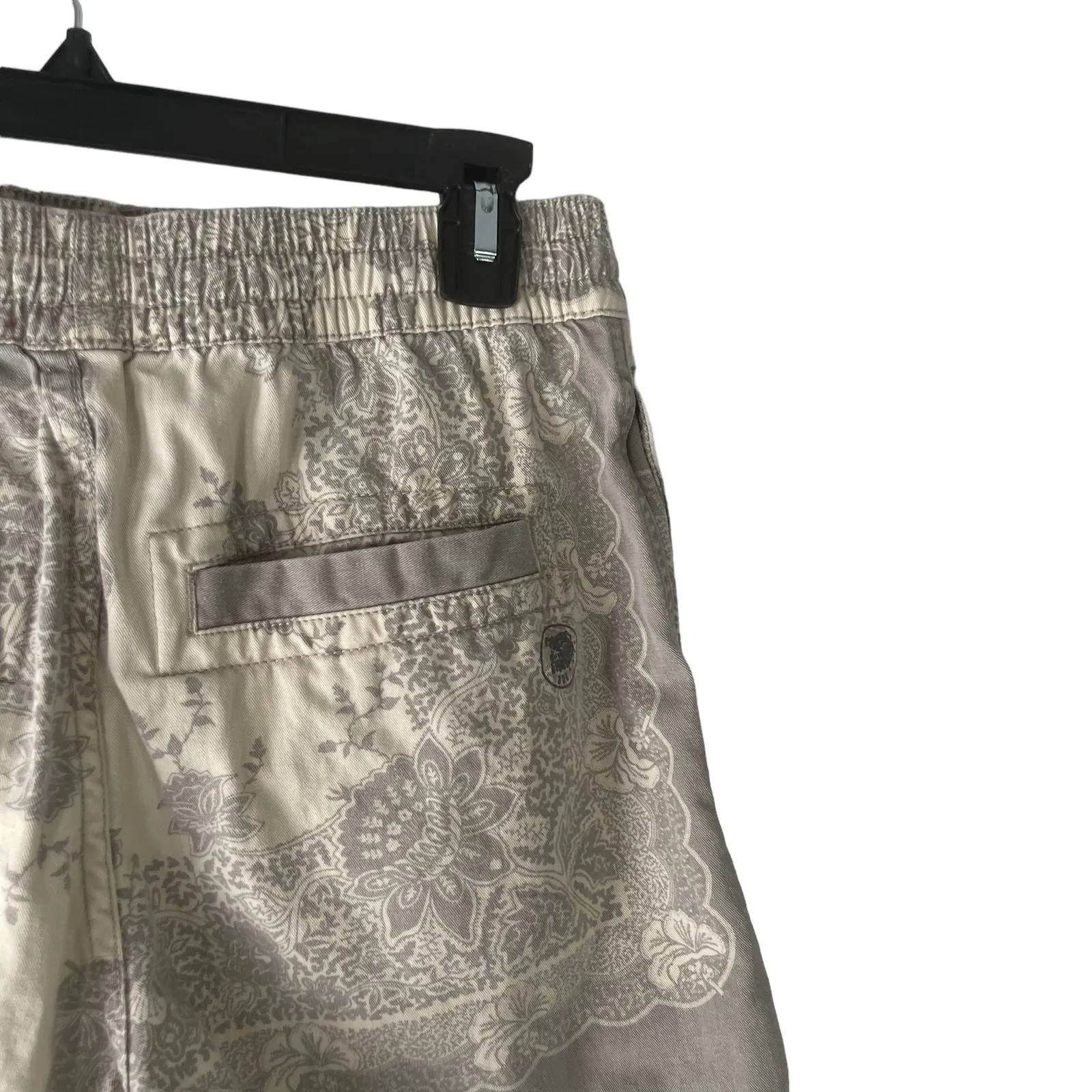 Urban Outfitters BDG Size Small Printed Floral‎ High Waisted Shorts - Image 5