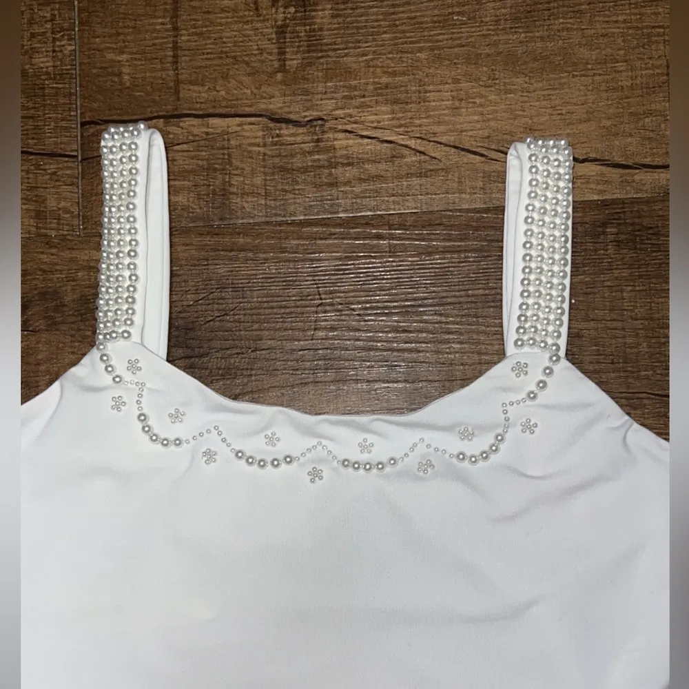 Pearl neckline Bodysuit Size M - Image 2