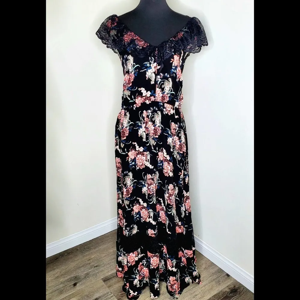 Torrid Maxi Gauze Smocked Waist Lace  Dress Size 5X - Image 2