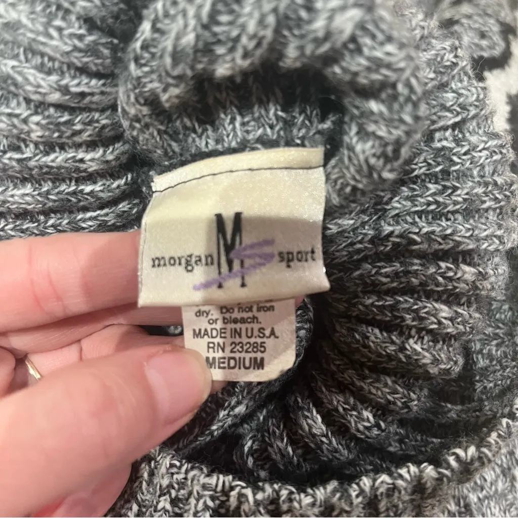 Chic Black and Gray Women's Turtleneck Sweater Size M - Image 5