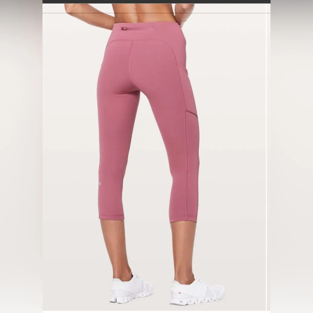 Lululemon Speed Up Crop *21" - Image 2