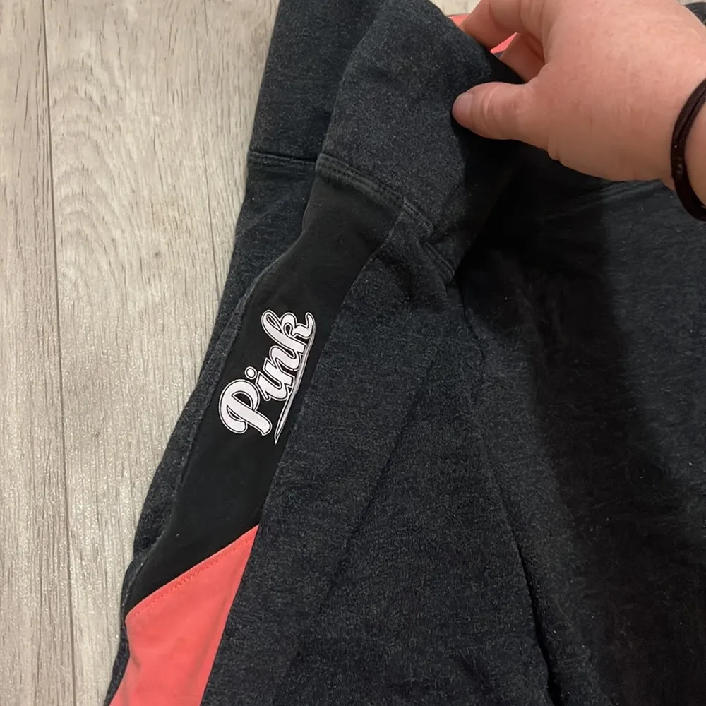Victoria secret pink crop leggings peach gray black small - Image 2