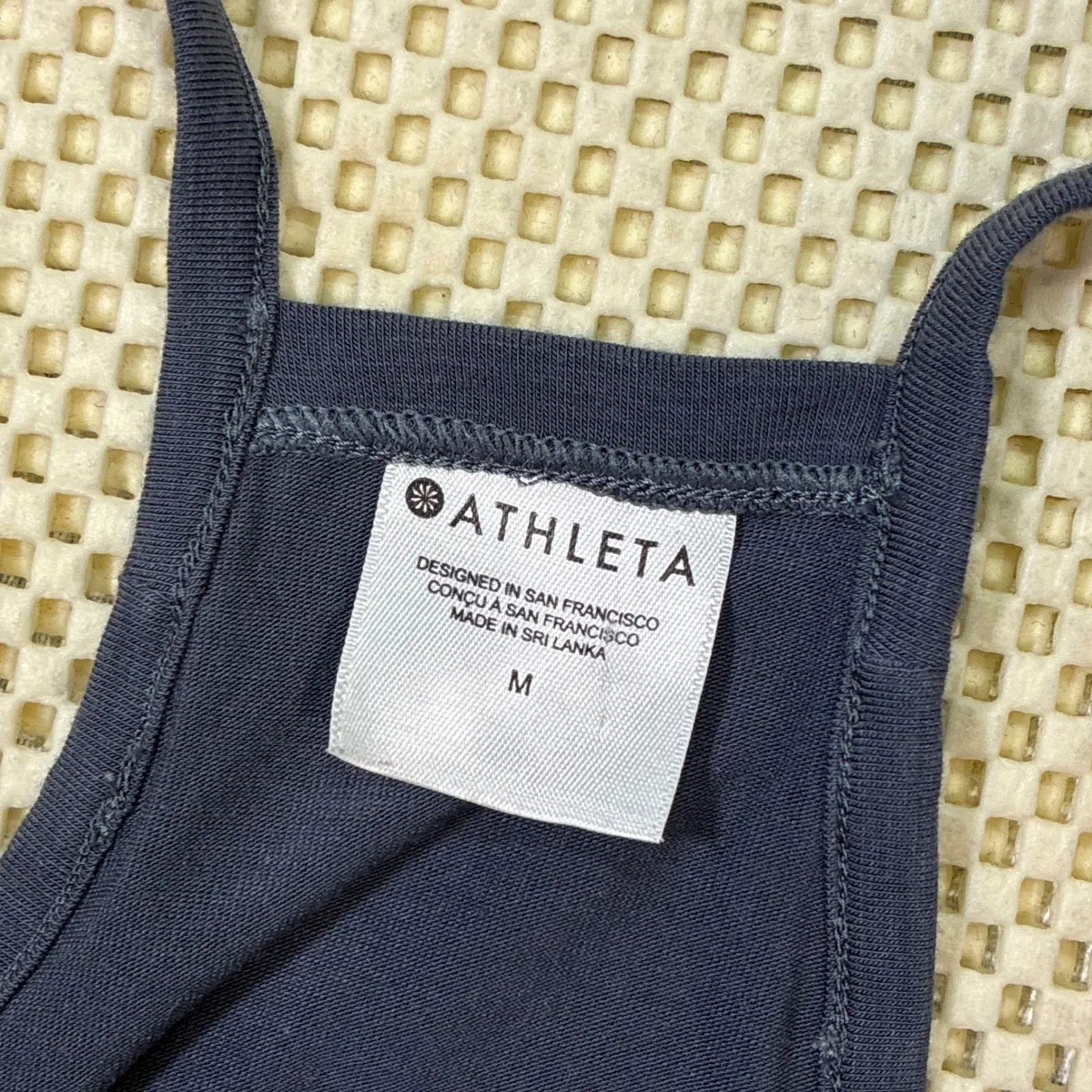 Athleta Asymetrical slit Racerback Tank Top Athleisure Workout Womens Medium - Image 6