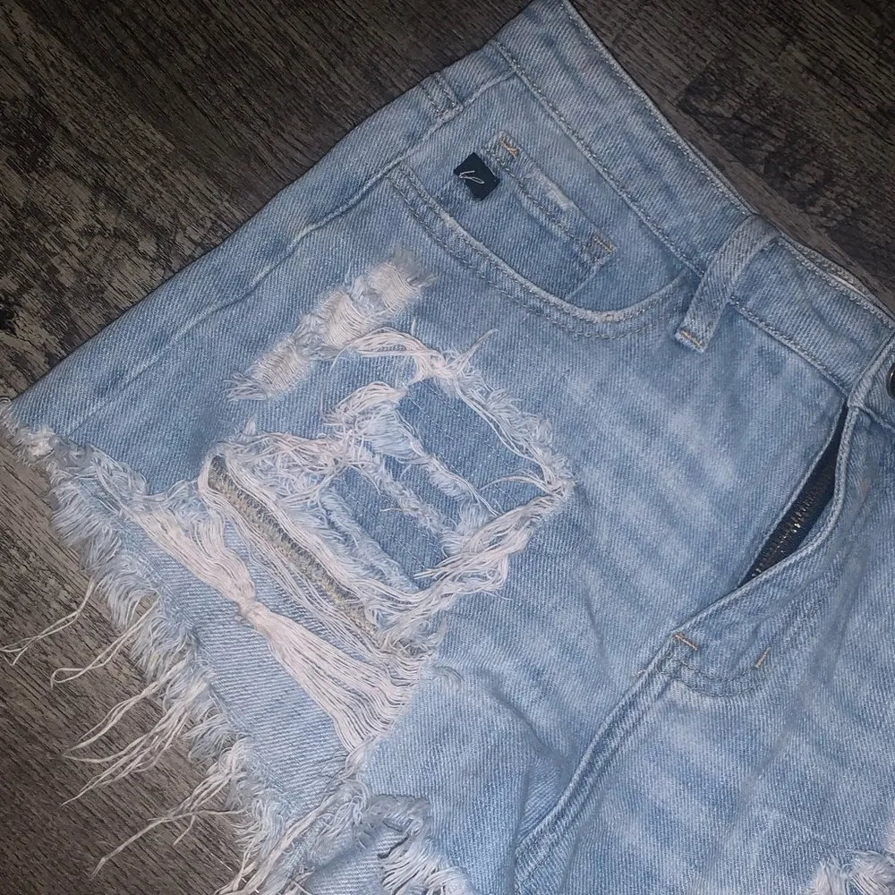 KanCan Distressed Light Blue Jean Shorts Womens Medium Cutoffs Mid - Image 6