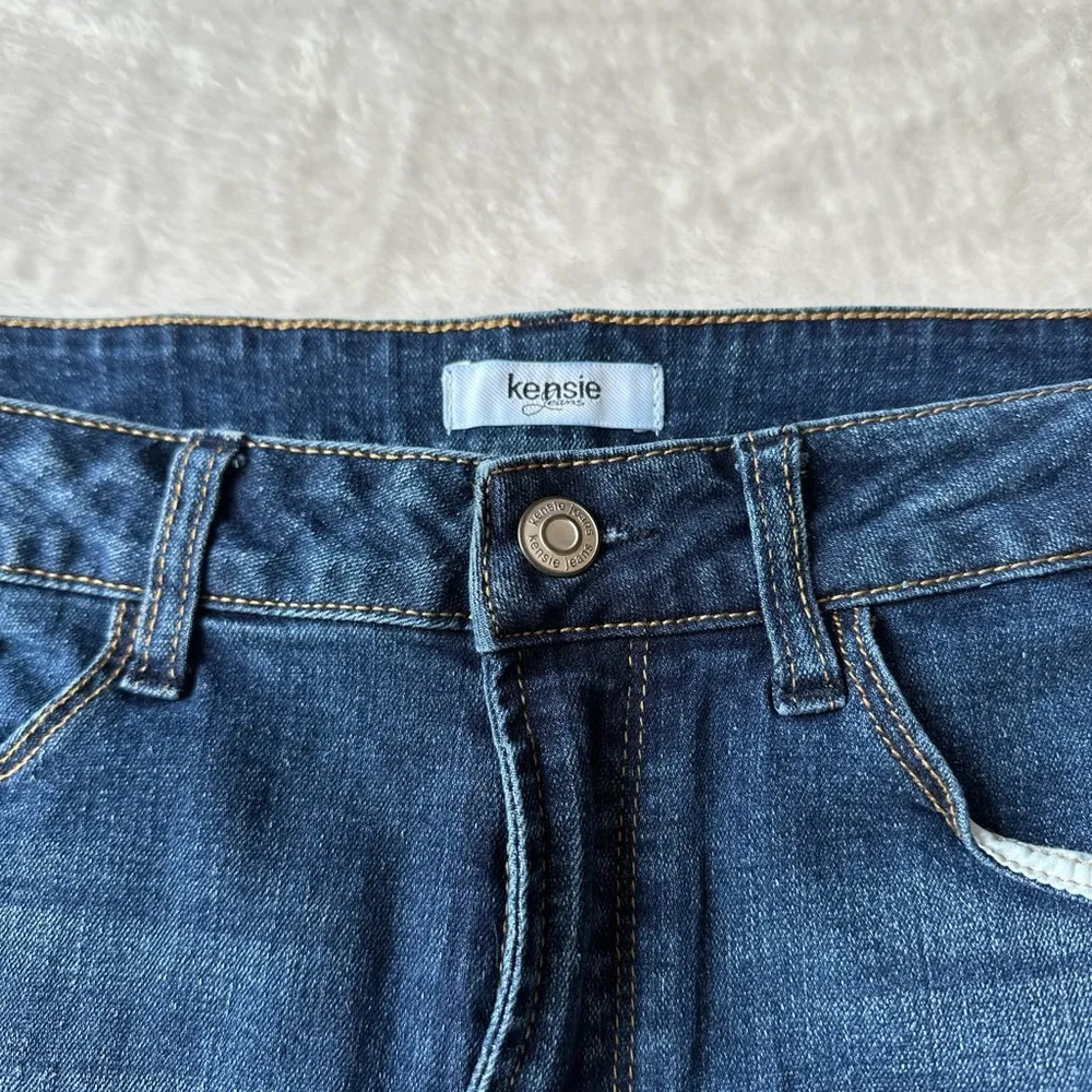 Kensie embroidered floral denim Jean shorts - Image 8