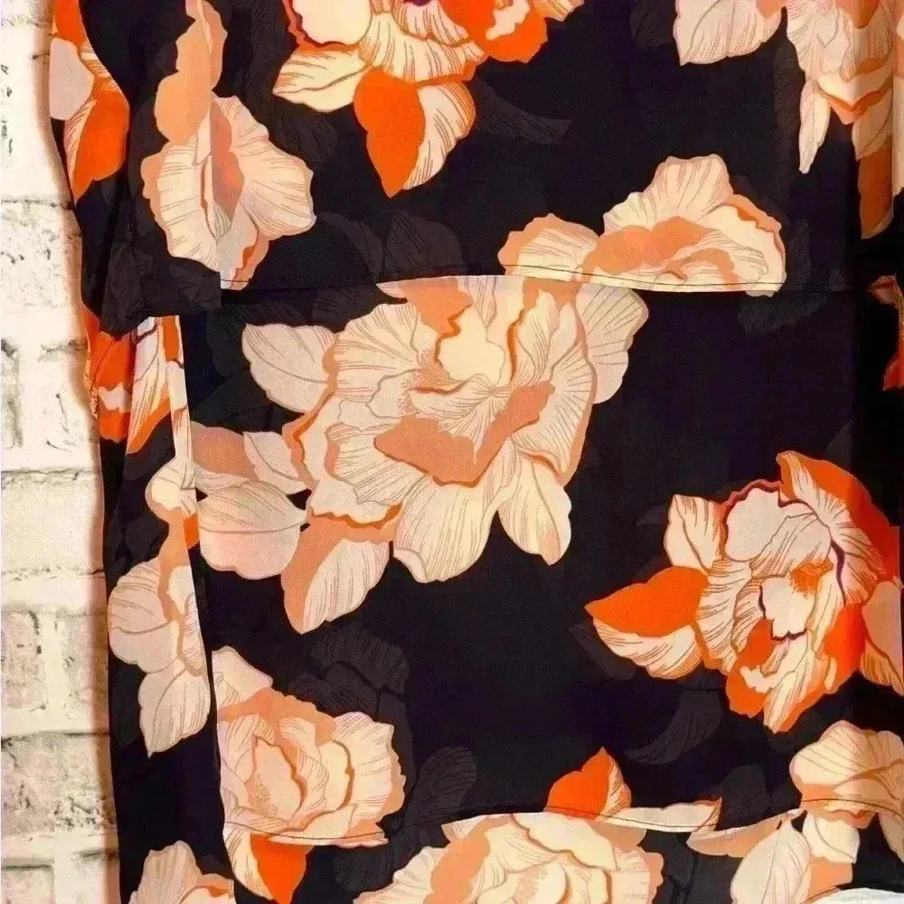 CAbi Blossom Floral‎ top navy ,orange, And Cream  sz Medium Tiered Layers - Image 4